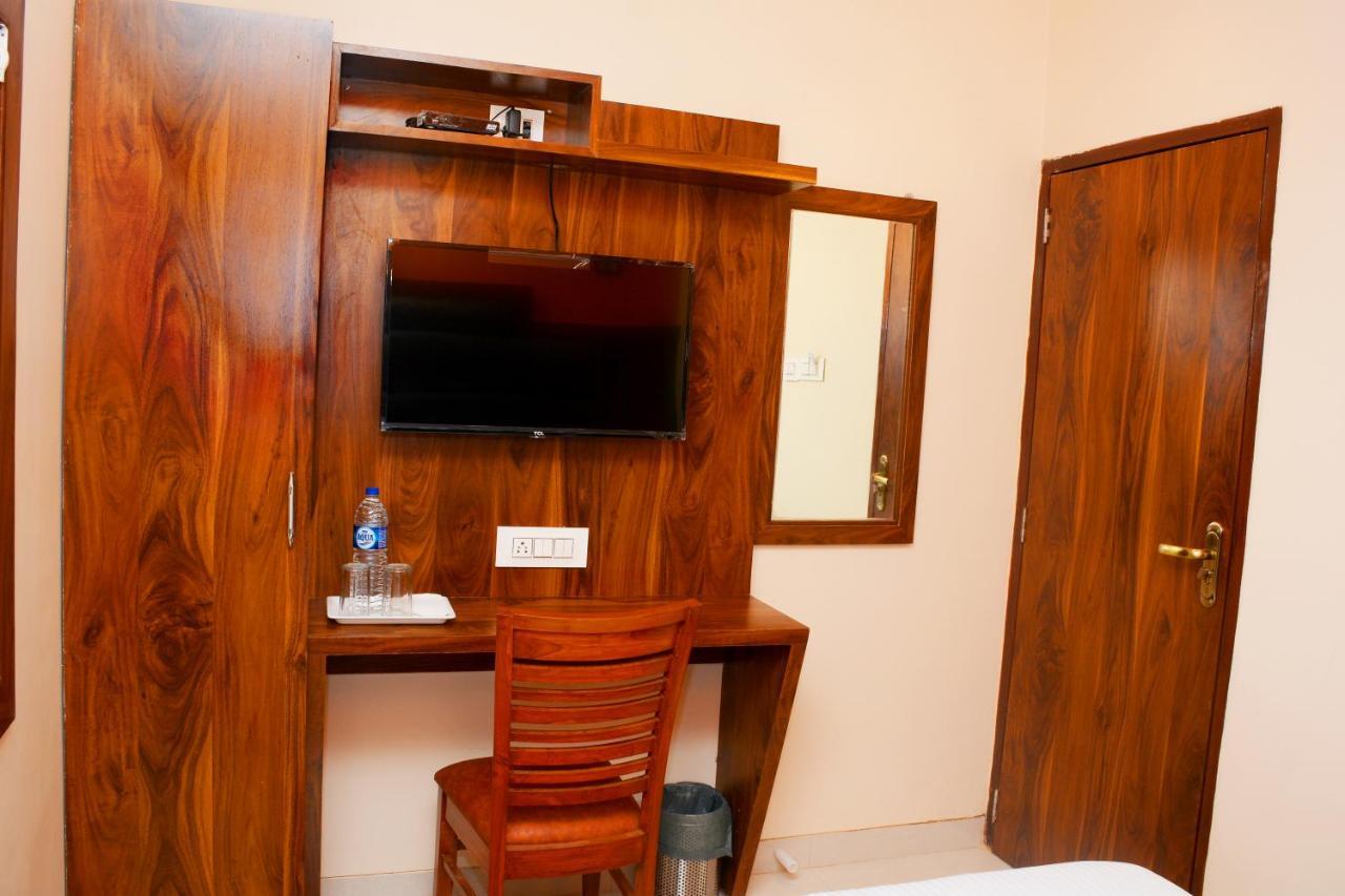 Hotel Nest N Rest - Bombay Exterior foto