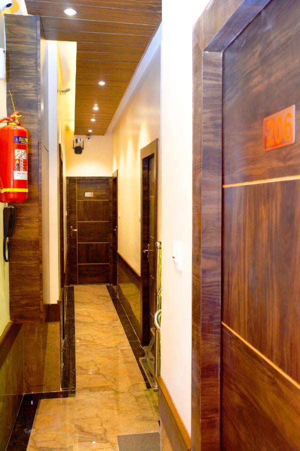 Hotel Nest N Rest - Bombay Exterior foto